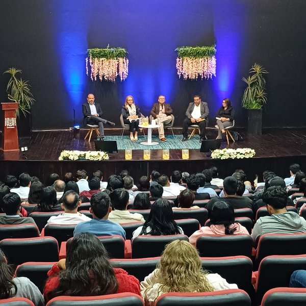 Presentan en la UNACH el libro “Federalismo y Constitucionalismo Local, 200 años de la Federación de Chiapas a México”