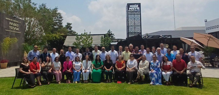Festejan a docentes de la FCA CVIII-Comitán