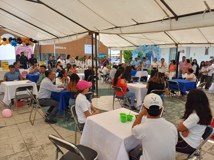 Realizan Feria Empresarial 2024.